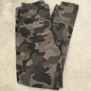 Wild Fable Camo Leggings 